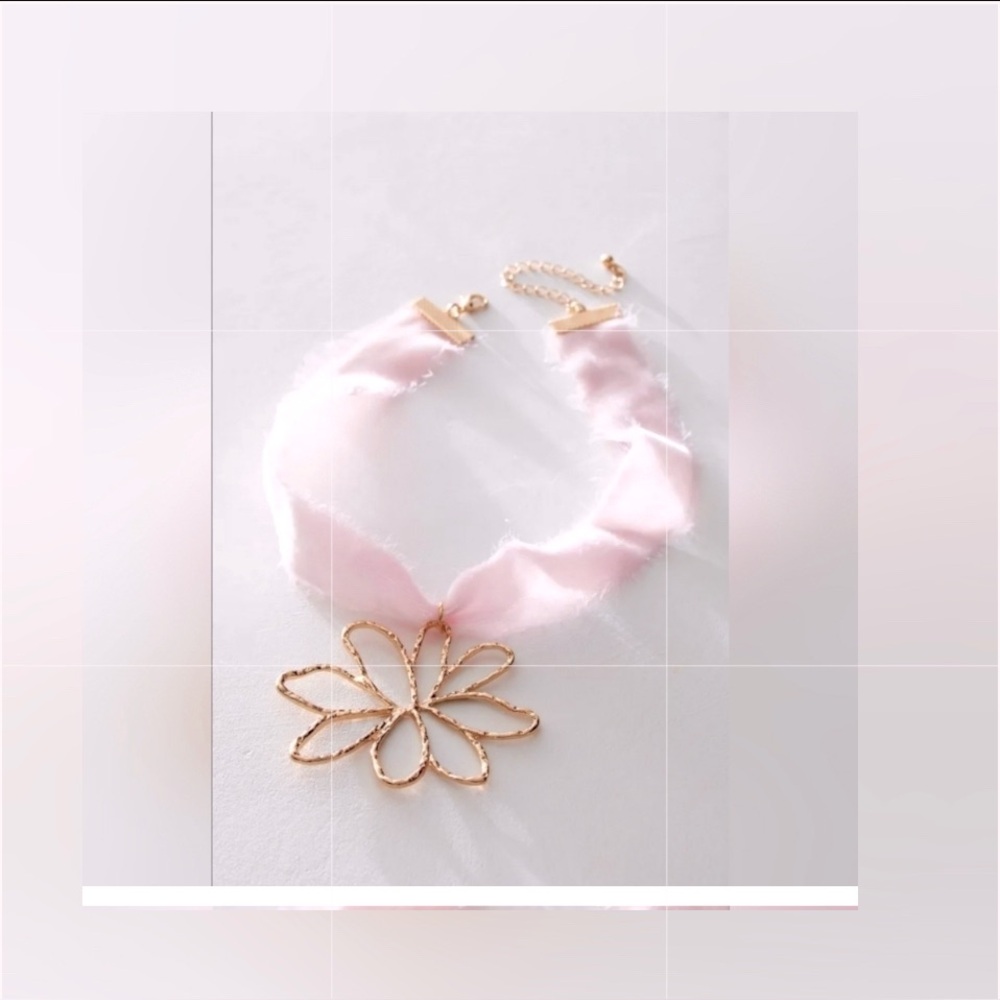 🎀NWT FP Sold Out Pink Annabelle Choker Ribbon Necklace Beautiful!🥰 - Picture 2 of 8